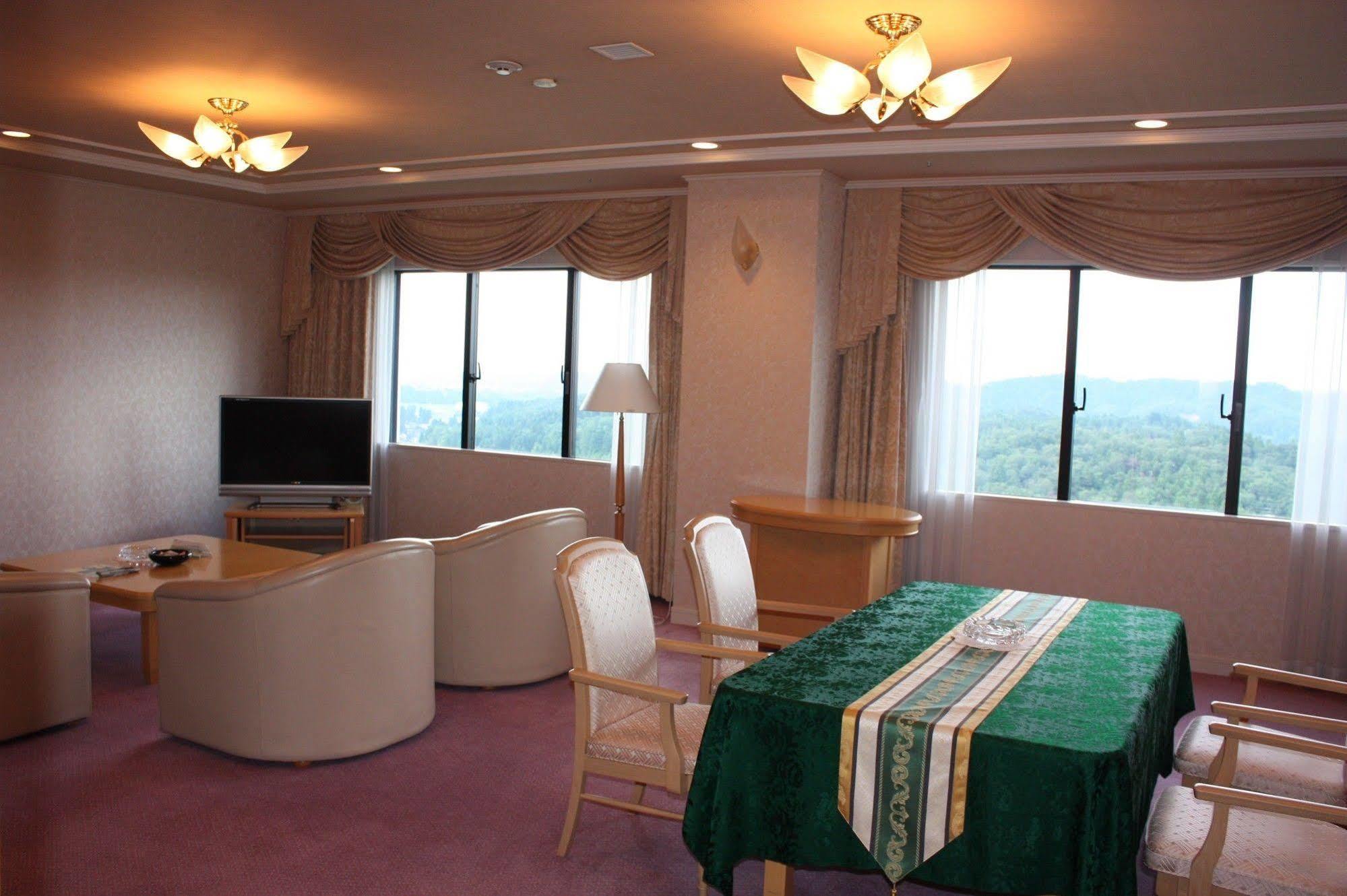 Royal Hotel Toyama Tonami Exterior photo