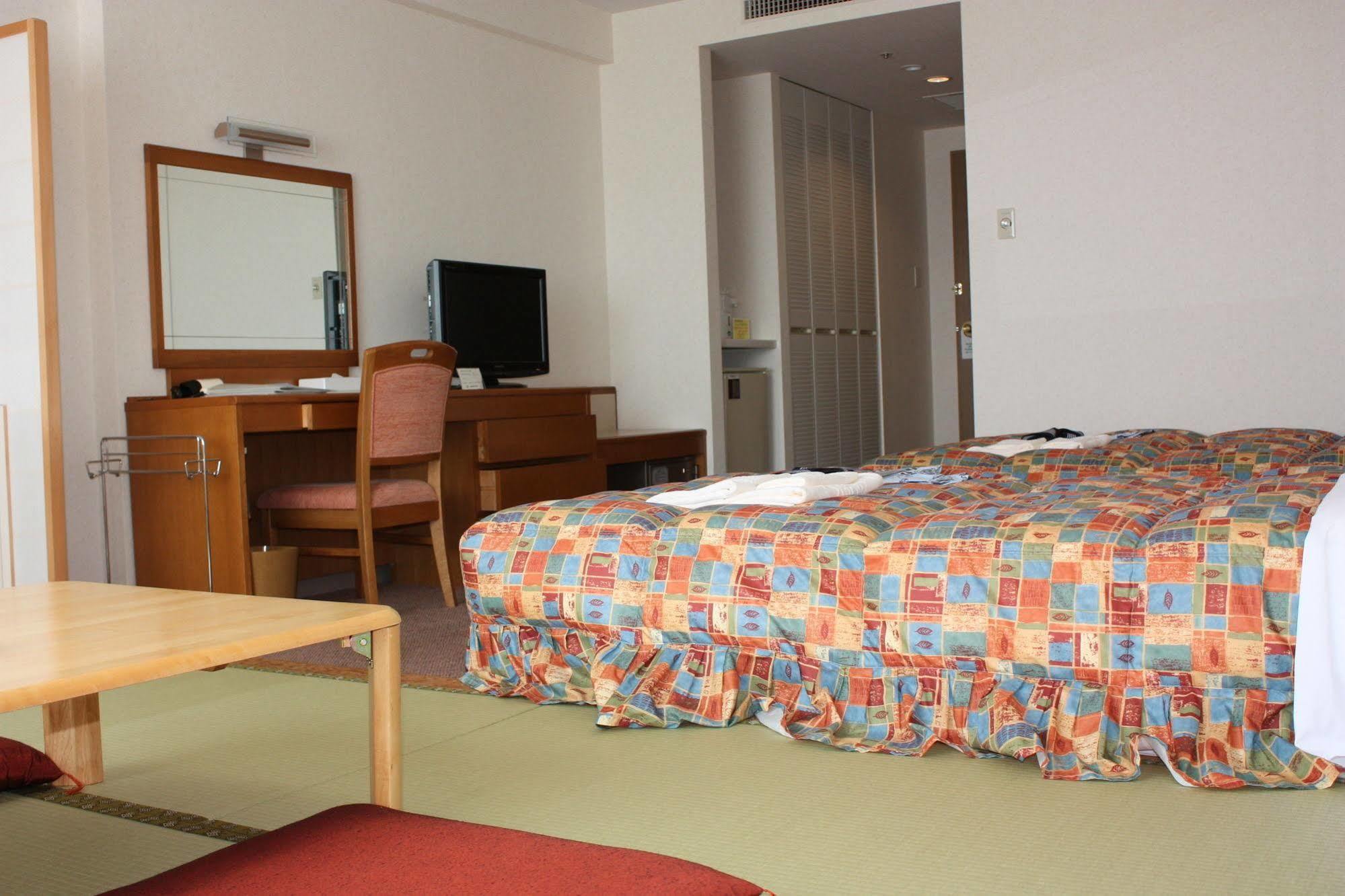 Royal Hotel Toyama Tonami Exterior photo