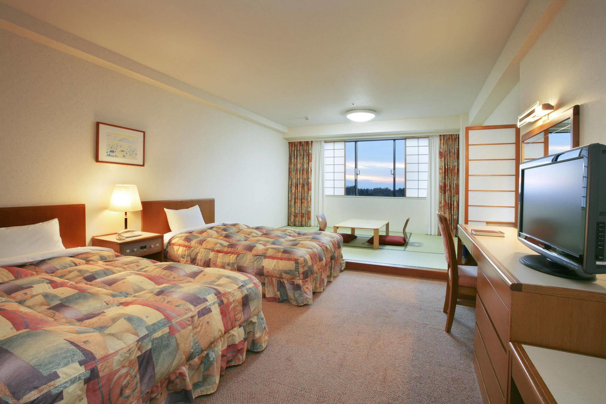Royal Hotel Toyama Tonami Exterior photo